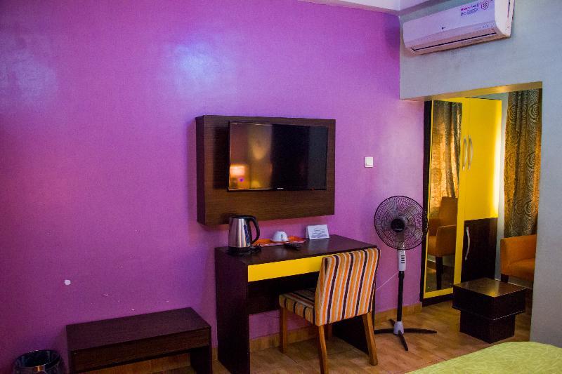 Downtown Royal Hotel Ikeja Exterior foto